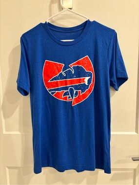 Buffalo Bills x Wu Tang tee, size S/M